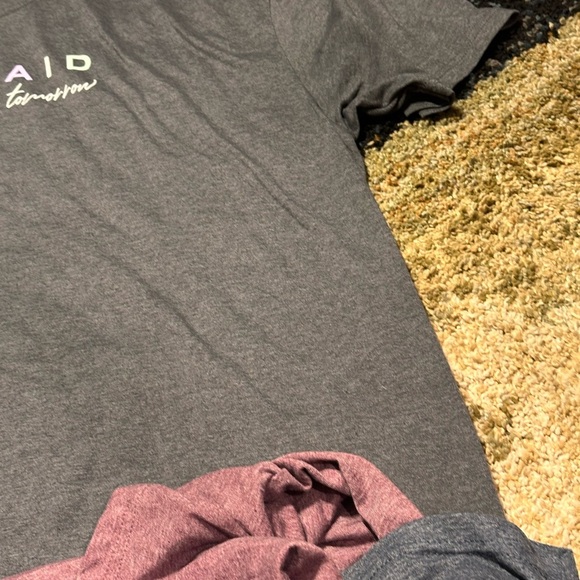 Eternal Light Printed Gildan Gray Tee with Pastel Text Unafraid I Know Who Holds - Picture 2 of 3